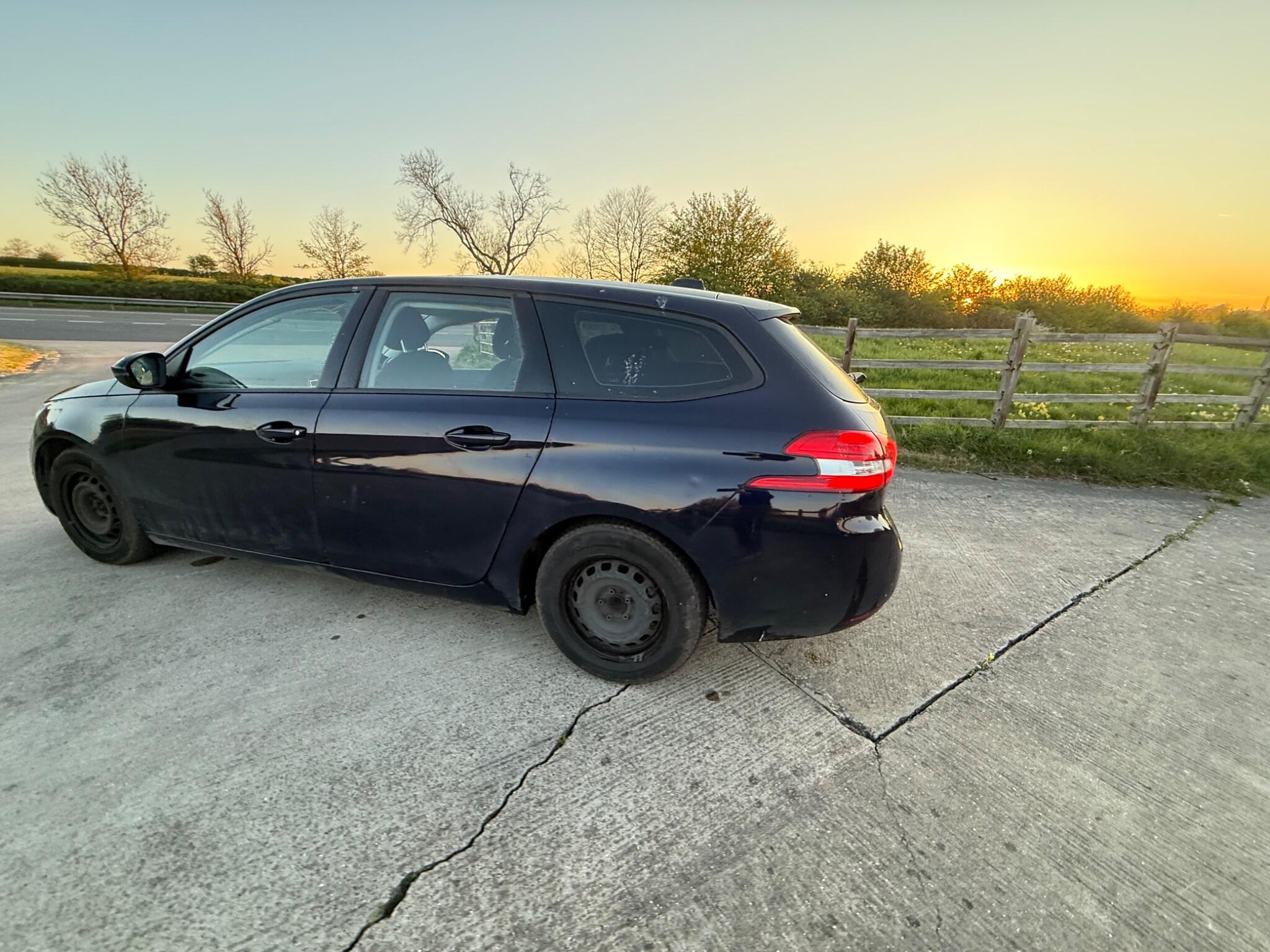 Peugeot 308 SW 1.6 BlueHDi Access Euro 6 (s/s) 5dr — photo 46 of 84
